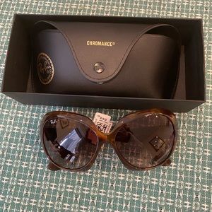 Ray-Ban Jackie Ohh II Sunglasses